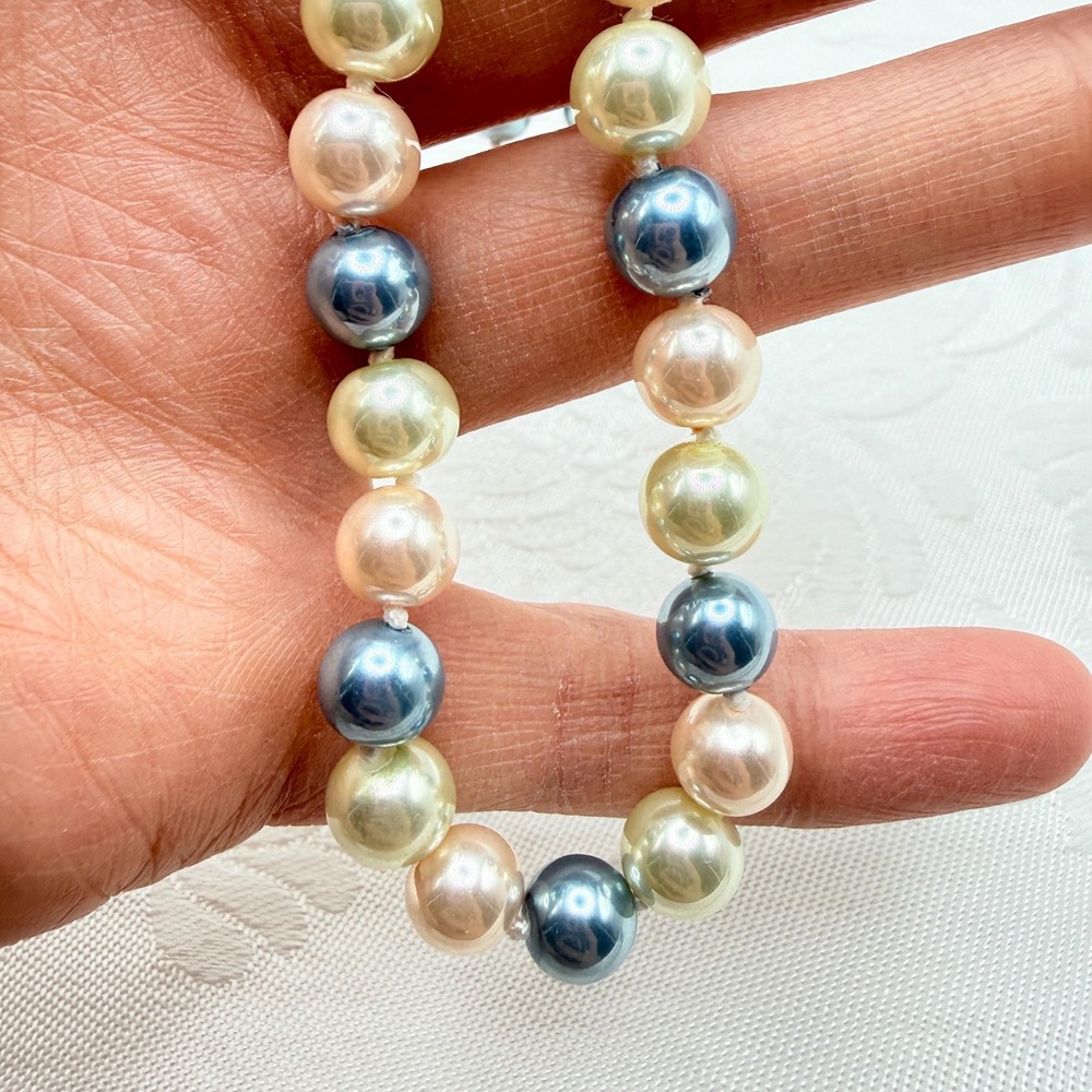 Vintage 16" Cream Champagne‎ Pink Blue 8 mm Glass Faux Pearl Knotted Necklace